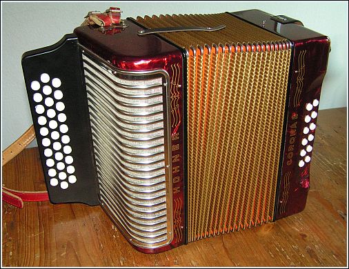 Hohner Corona II staand